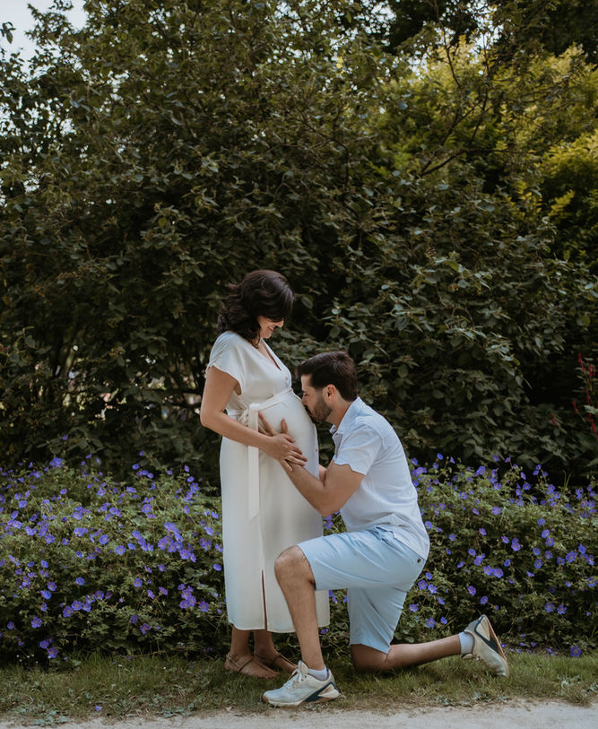 Maternity Session at Amsterdam park at the sunset