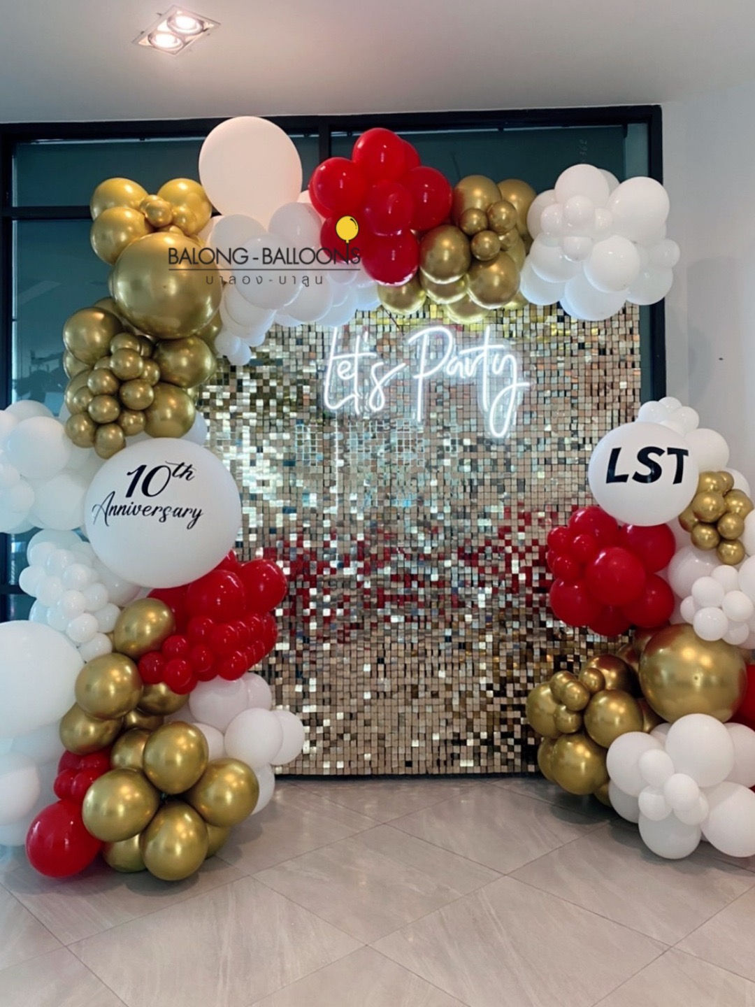 Party Happy New year 2019 / Theme pink and purple