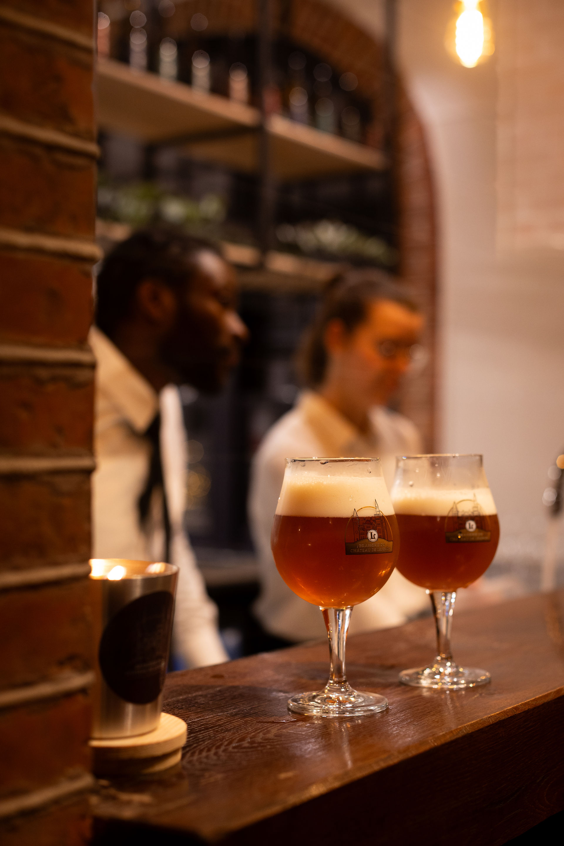 inauguration-brasserie-bieres-artisanale-local-brasseur-houblon-orge-bergamote-cardamome-cereales-pils-brune-ambree-blanche-restaurant-isabellearpin-arpiness-leignon-chateau-ciney-wallonie-tourisme-visite-degustation-achat