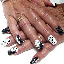 Beauty Ricostruzione unghie design.jpg