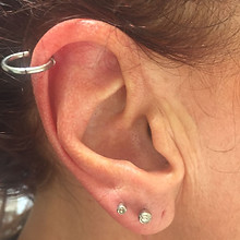 Beauty Piercing Orecchino orecchio.jpg