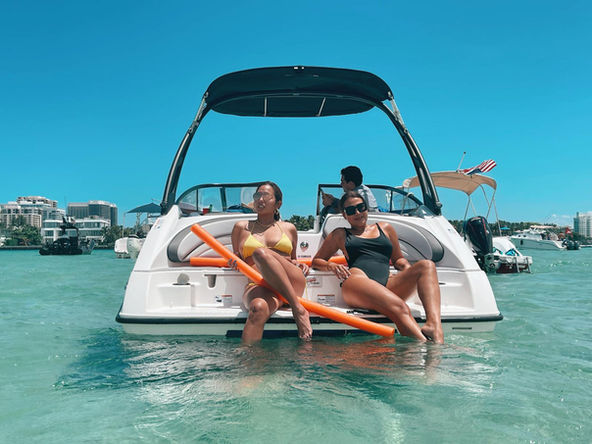 Haulover Sandbar Private Boat Tour, luxury vacations, rated best boat rental in miami
