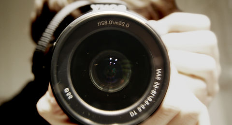 Fotos de numerosas actividades artísticas realizadas con la tuba en diferentes ciudades de varios países.