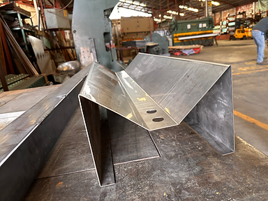 Doblez y corte láser