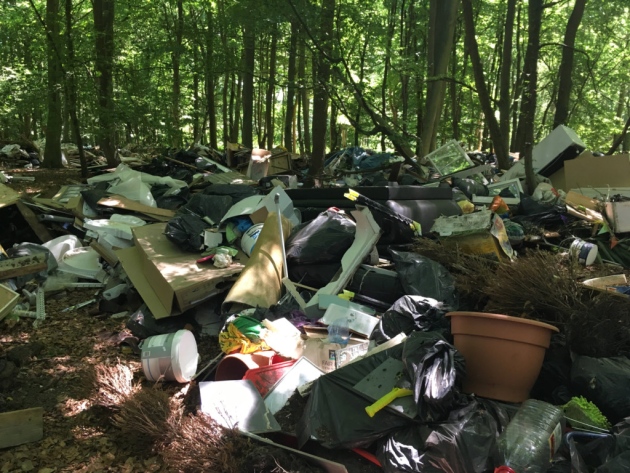 Utterly massive flytip