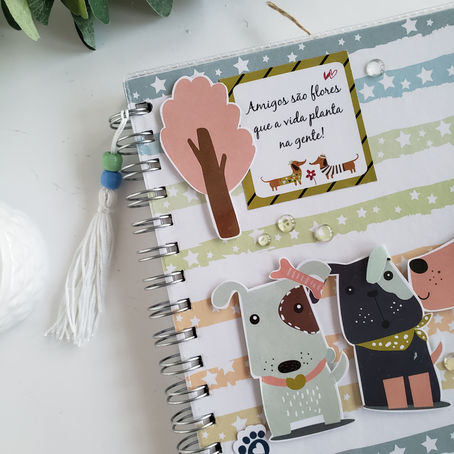 Caderno decorado por Roberta Meza