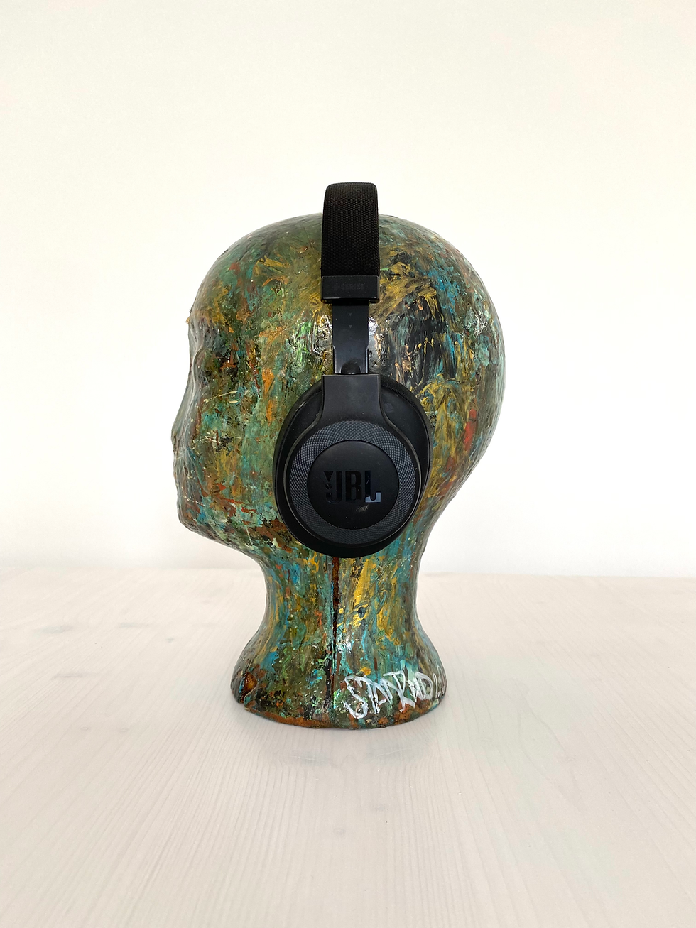 Thumbnail: Headphone Face
