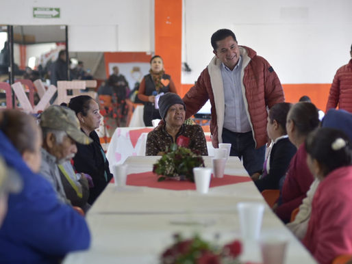 Adultos Mayores prioridad para Roberto de los Santos Alcalde de Acuña.
