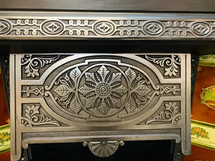 Thumbnail: Edwardian Cast Iron Fireplace Insert