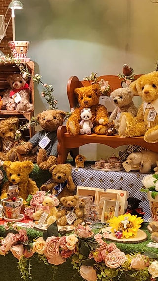 Mother Hubbard Bears