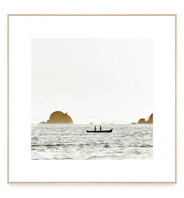Sergio Kovacevick, Fotografia Fine Art para Decoração, Praia, Beach, Rio de Janeiro, Fernando de Noronha, Paraty, Bahia, Green Coast Memories, Barco, Canoa, Veleiro, Natureza, Mar, Oceano, Ocean, Sea, Ilhas, Islands, Nordeste, National Park, Parque Nacional, Brasil, Contemporâneo, Minimalista, Cores Pasteis, Azul, Verde, Dourado, Preto e Branco, Pôr do sol, Fim de tarde, Sunset, Blue, Soft Colors, Minimalist, Black & White, Série Original, Decore com Fotografia, Decoração, Quadros com fotografia…