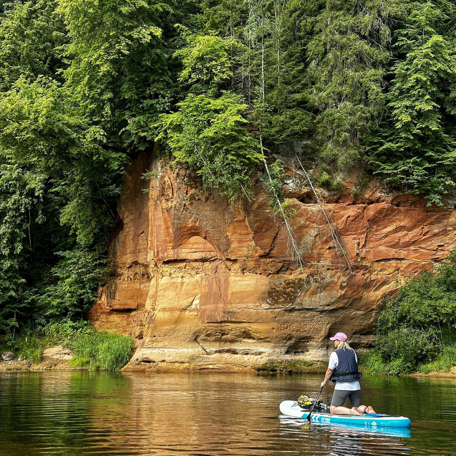 Laivu noma, sup noma. Laivu un sup braucieni Gaujā: Jāņrāmis, Līgatne, Cēsis. Ērgļu klintis, Ramātu klintis, Sarkanās klintis, Ķūķu klintis.