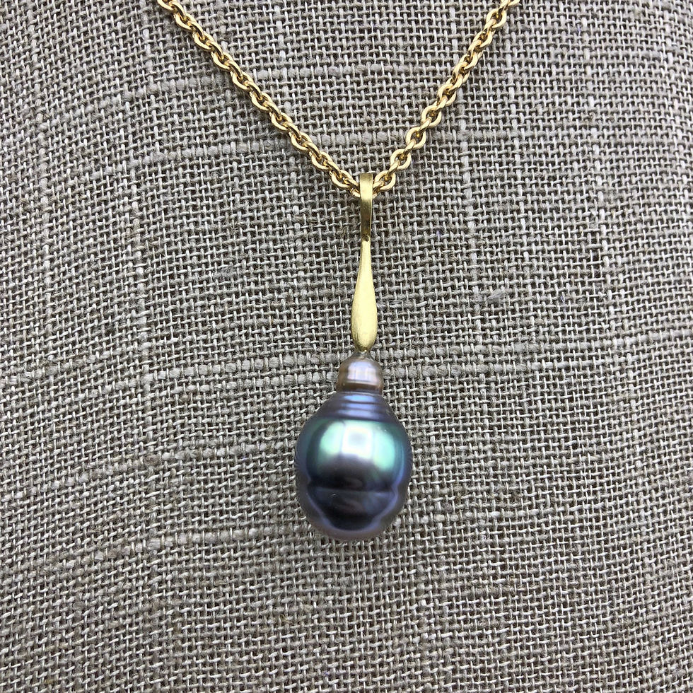 Thumbnail: Purple-Green Tahitian Pearl Pendant  | 18k Recycled Yellow Gold | 12mm