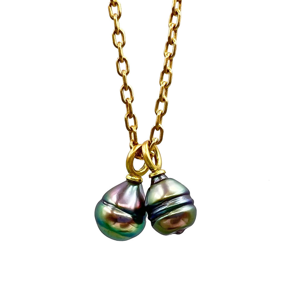 Thumbnail: Miniature Circled Tahitian Pearl Pendant | 18k Yellow Gold