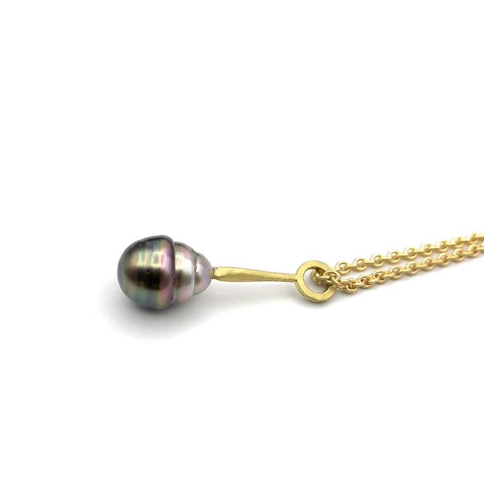 Thumbnail: Graduated Purple Tahitian Pearl Pendant | 18k Recycled Yellow Gold | 10mm Pearl