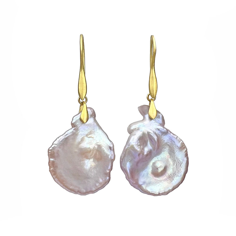 Thumbnail: Freshwater Purple Pearl Petal Earrings in 18k Yellow Gold