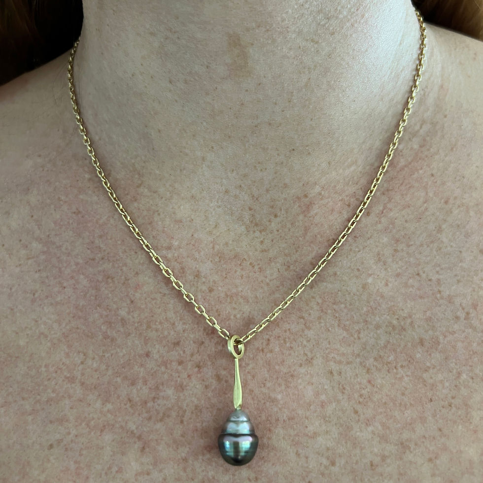 Thumbnail: Graduated Purple Tahitian Pearl Pendant | 18k Recycled Yellow Gold | 10mm Pearl