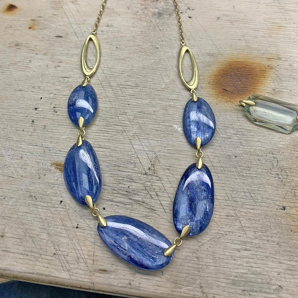 Thumbnail: Kyanite Ovals Necklace | 18k Yellow Gold | 16 in