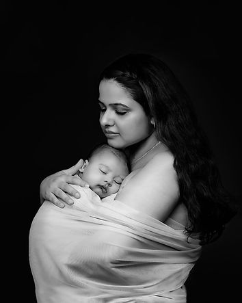 newborn-studio-photoshoot (3).JPG