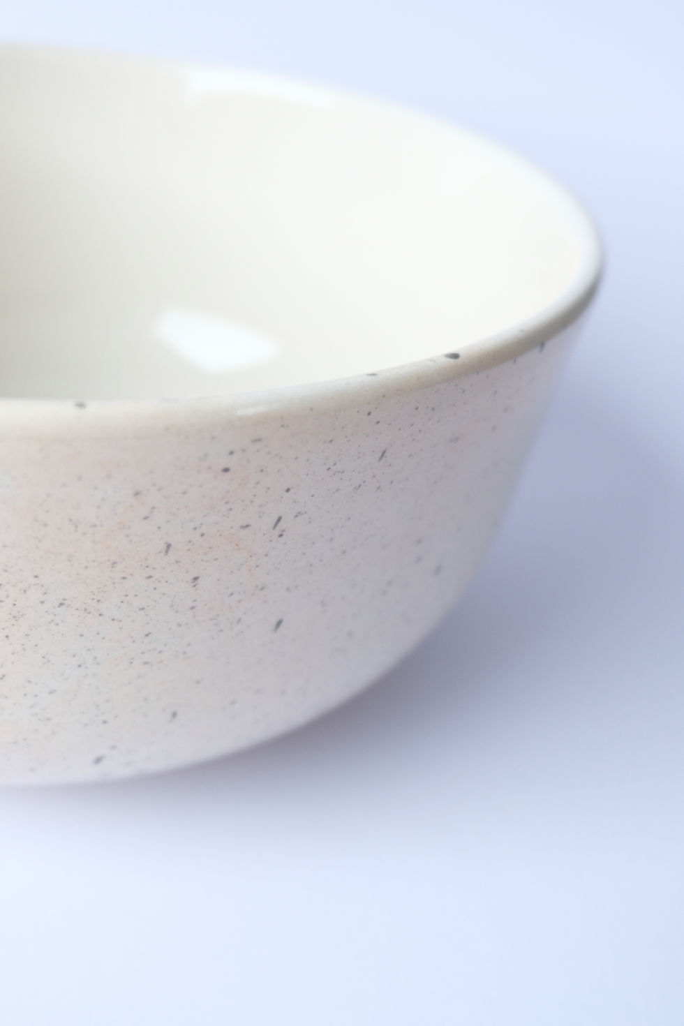 Miniaturbild: Schale eingefärbt