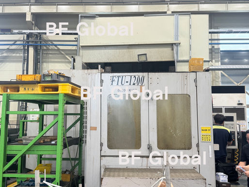 USED 5-AXIS MACHINING CENTER