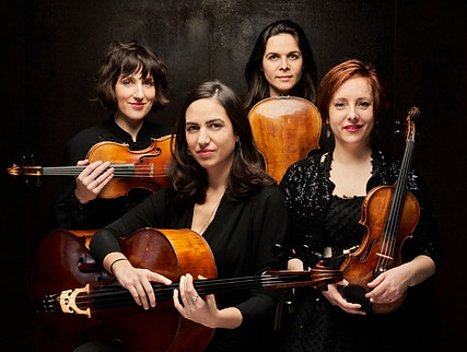 le-quatuor-zaide-compose-de-charlotte-maclet-premier-violon-leslie-boulin-raulet-deuxieme-
