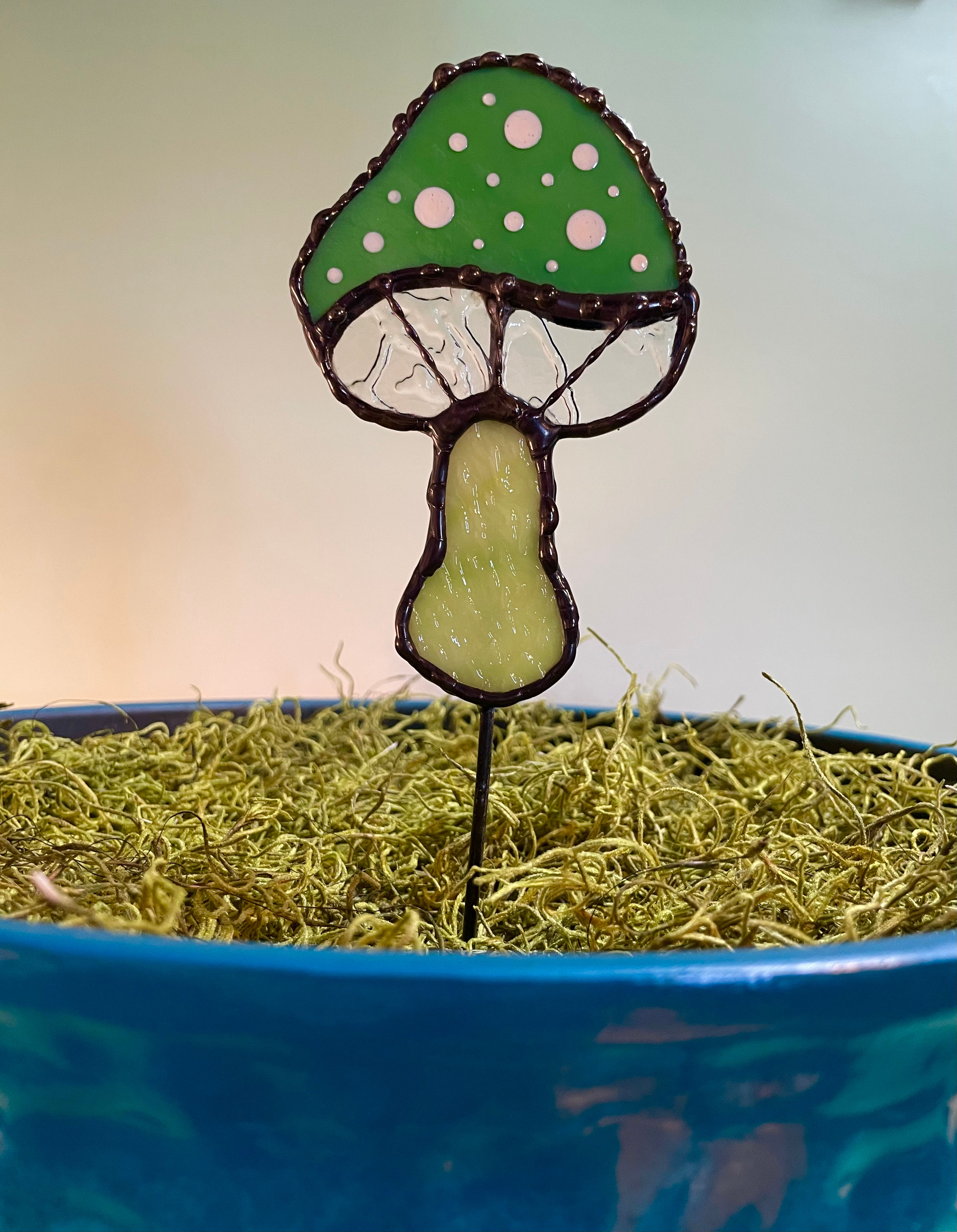 Mushroom -Green/Crackle/Sage - Stained Glass - Garden Stake