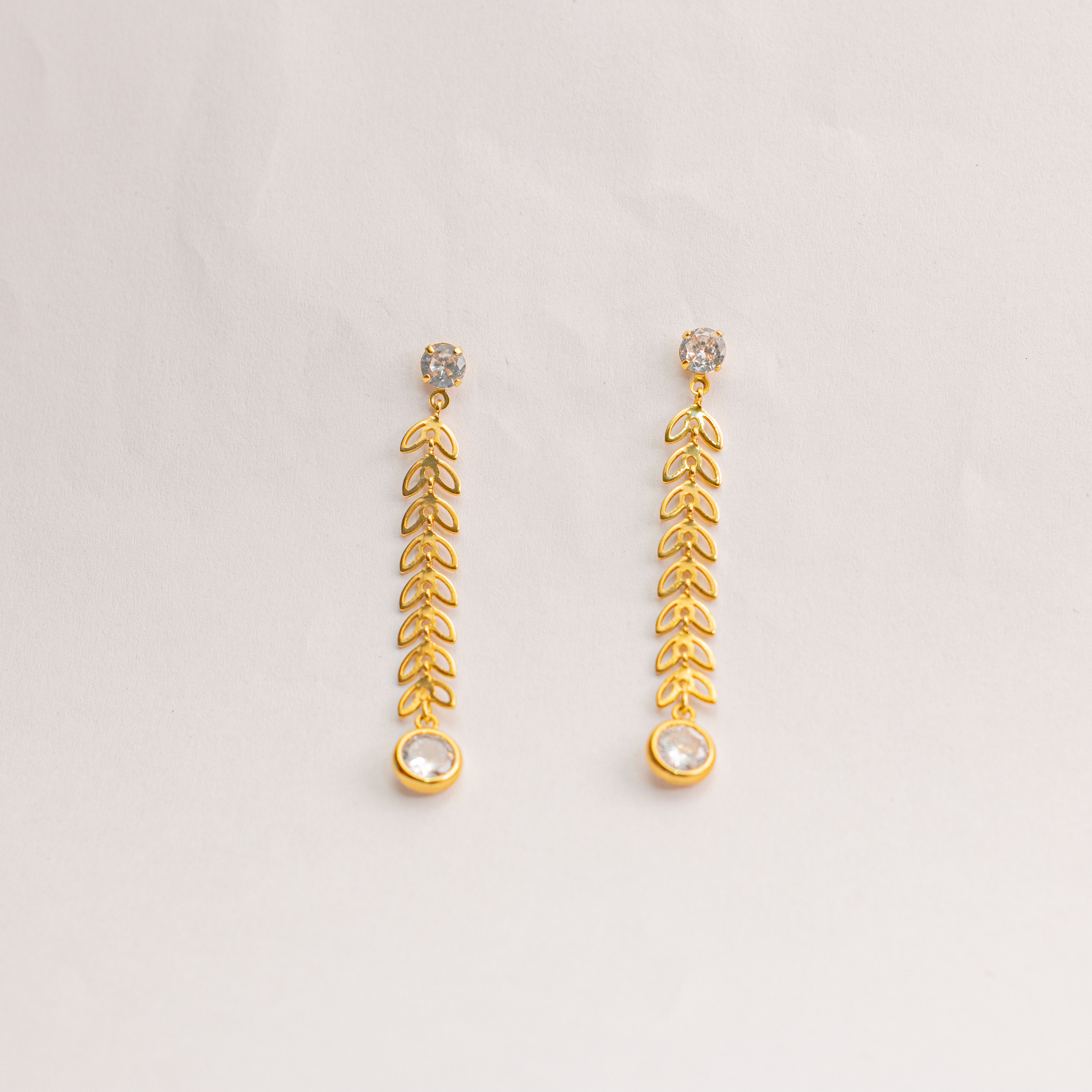 Brinco 5mm Ramo de Folhas na Corrente e Pedra