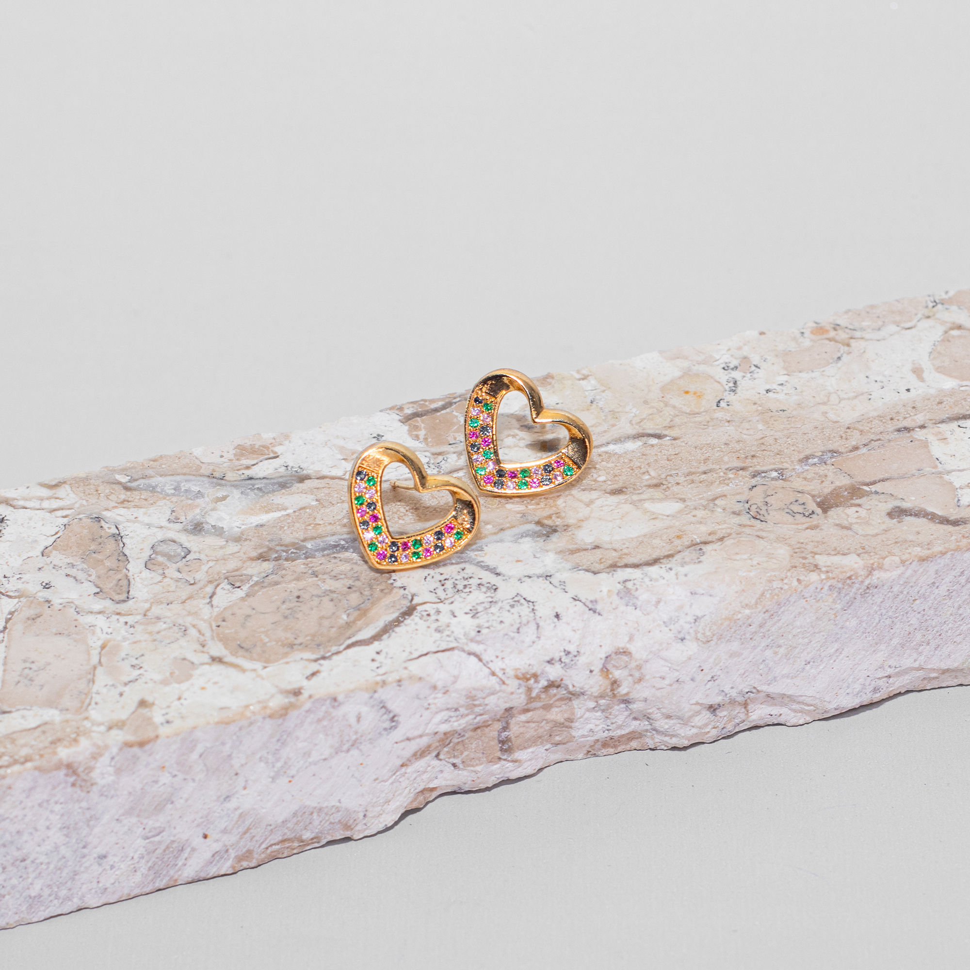 Brinco Coração com Zirc. Coloridas