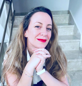 ענבר טל | Inbar Tal   מייסדת טל דיגיטל. יזמית עם ראש שיווקי, לב יצירתי ויד בטוחה על ההפקה. מובילה תהליכים שהופכים מותגים לנוכ