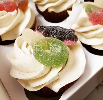 Pina colda haribo cupcakes 4.jpg