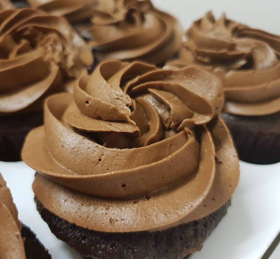 Chocolate Cupcakes with Choc Frosting 5.