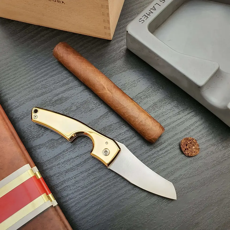 Миниатюра: LE PETIT - Pure Gold with Black premium leather sheat!