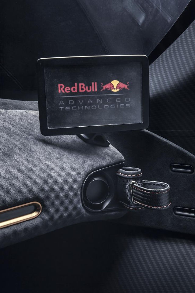 aston valkyrie
