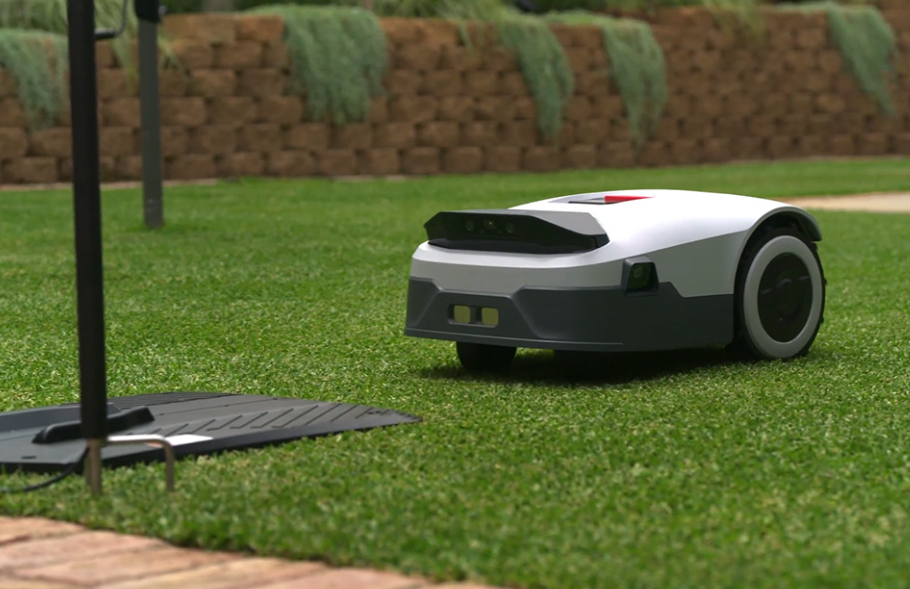 Minijatura: Anthbot GENIE 3000 robotska kosilica.