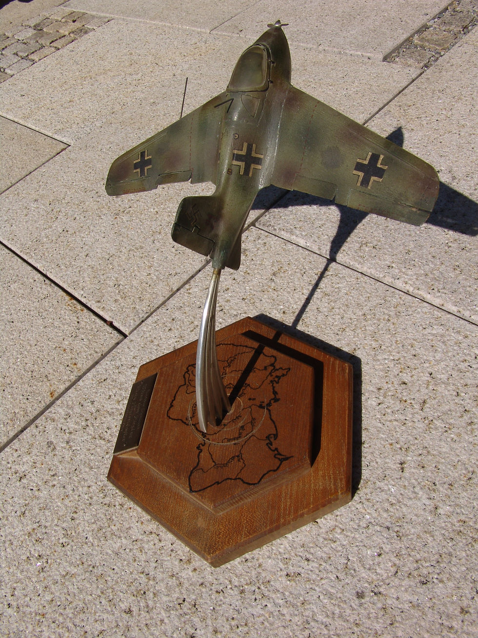 Miniaturbild: Estate of Mano Ziegler Me 163 pilot and comander
