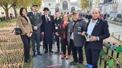 עם הבריגדיר טלפר מחיל החפרים המלכותי והנספח הצבאי הישראלי בלונדון