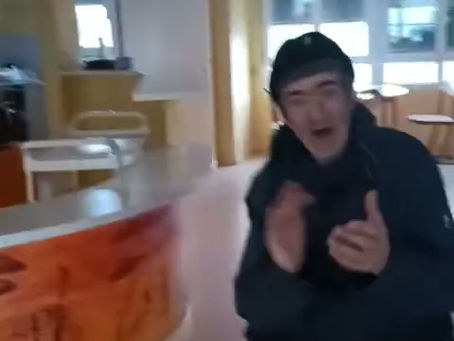 En l'honneur du retour de Matthias, Anne se lance dans une super chorégraphie 😊