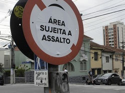 Protesto contra assalto