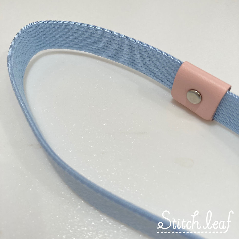 サムネイル： カラフルな革の端材を使用したゴムバンド＜ﾗｲﾄﾌﾞﾙｰ＞