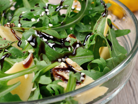 Salade de roquette au parmesan