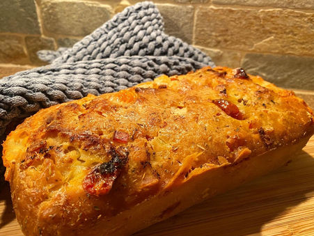 Cake salé aux tomates cerises, jambon & bocconcini