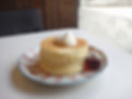 プレーンパンケーキ Plain pancake with whipped butter and syrup