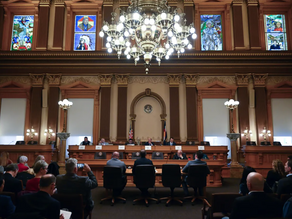 科州民調顯示民主黨支持率下滑,共和黨經濟議題受青睞