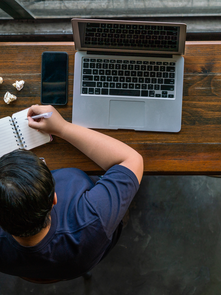 How to Launch a SaaS Side Hustle Without Quitting Your Day Job