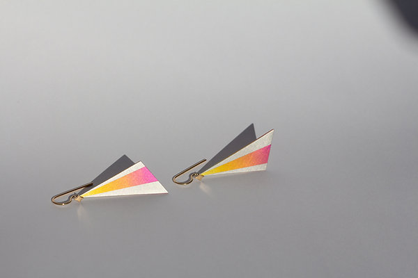 GRADIENT BEAM - SILVER HOOKS