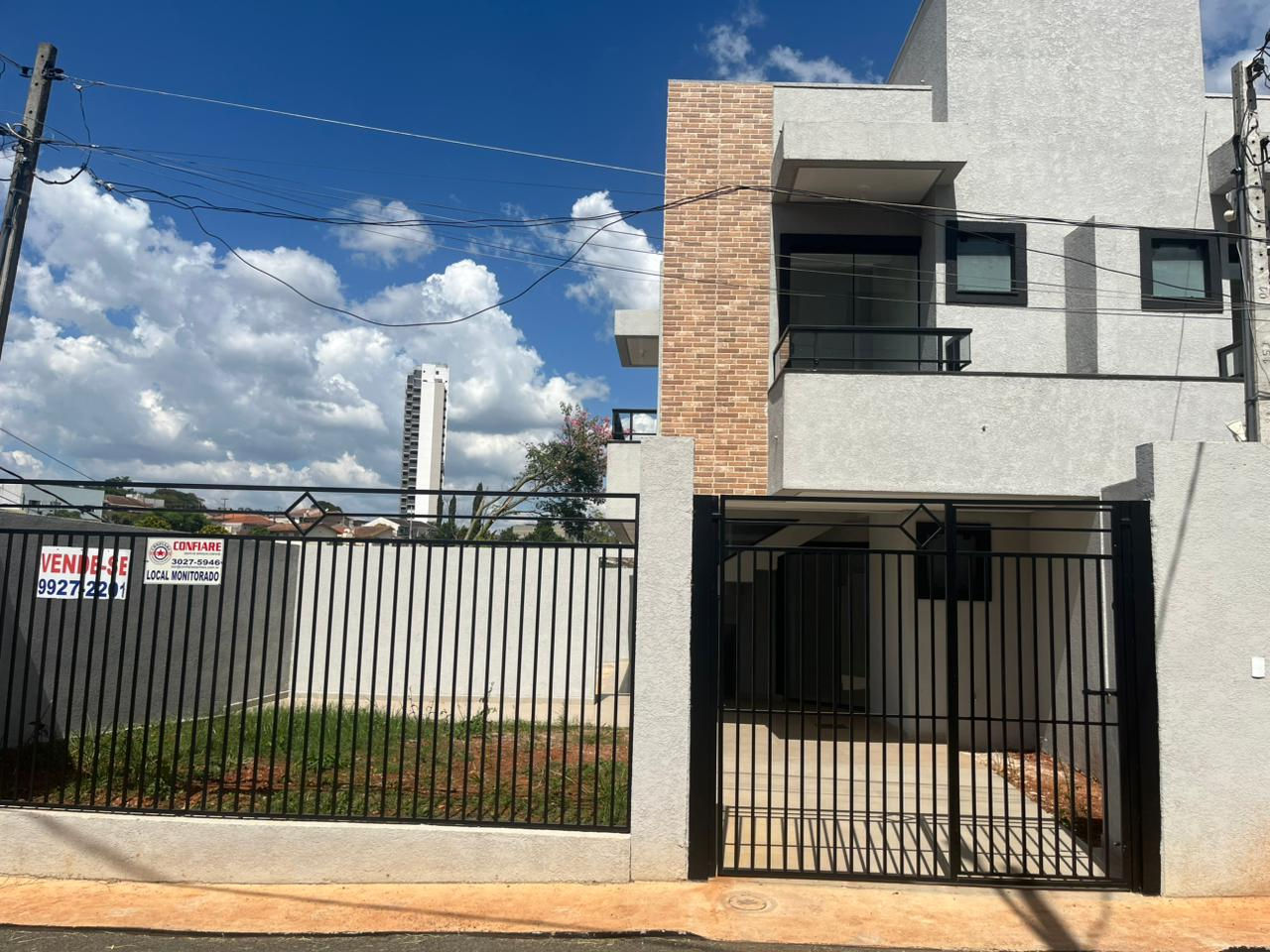 Sobrado Aluguel - R. Paola Bósia - Estrela