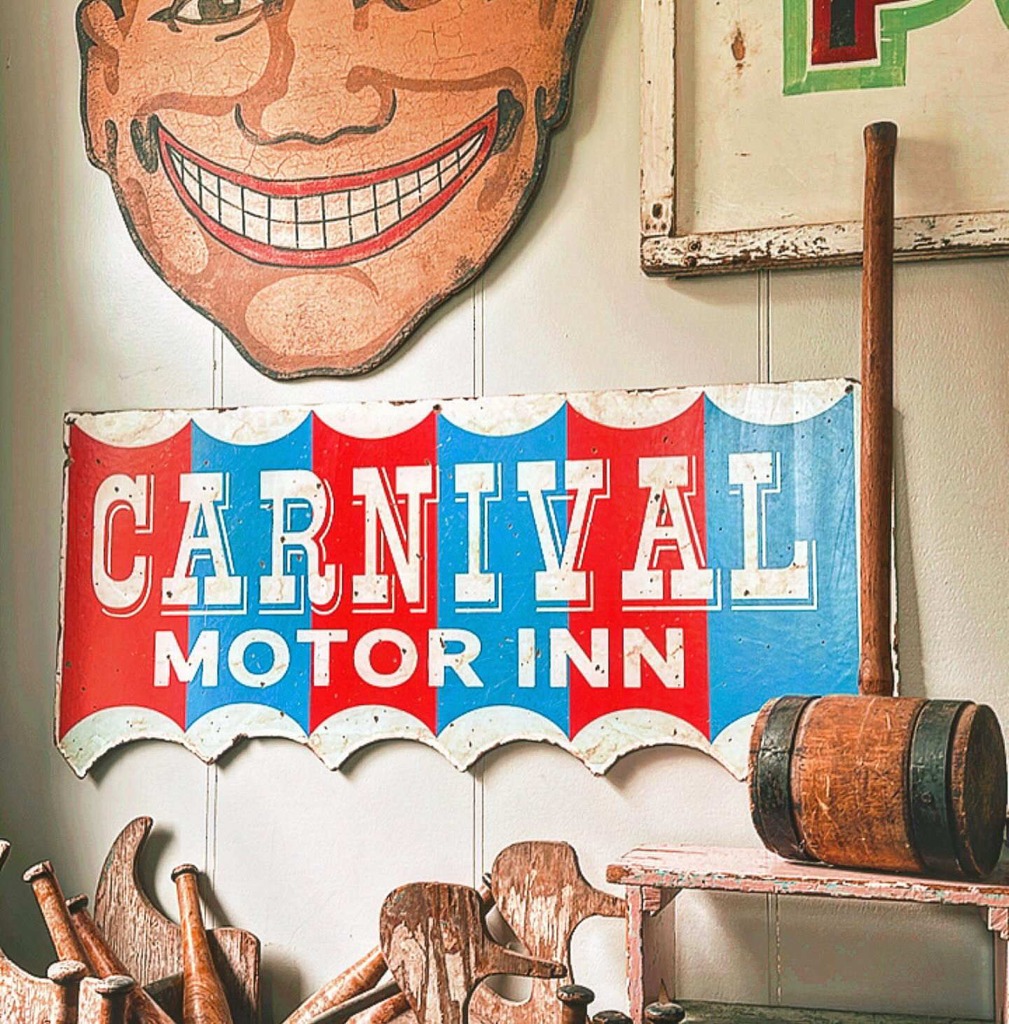 Carnival Motor Inn