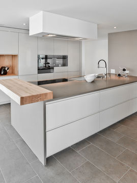 1-Zeiler Küche mit Kochinsel