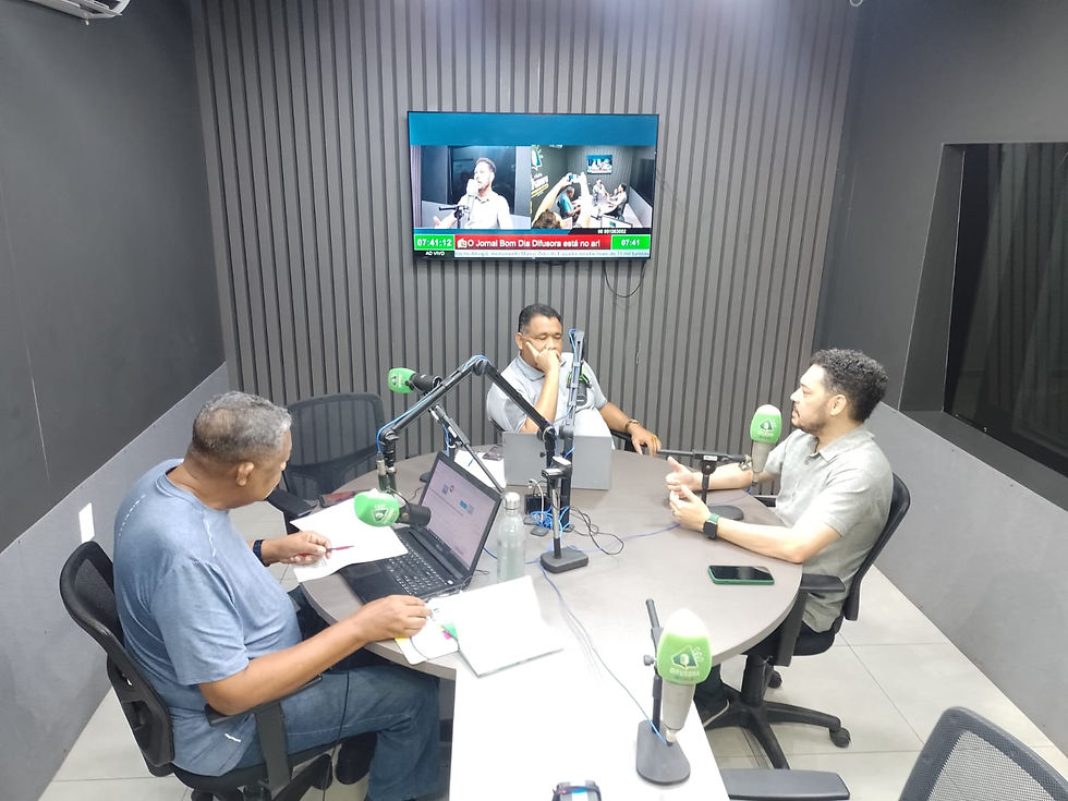 Coordenador de Políticas Educacionais da Seed, Cleiberton Souza, destacou que medida fortalece leis estaduais que já regulamentavam o uso de celulares nas escolas